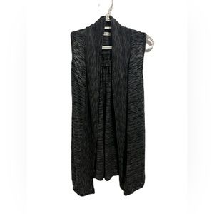 6/$12 sale Maurices Gray and Black Sleeveless Cardigan/Vest Size Small